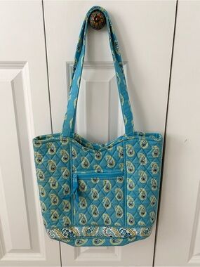 Vera Bradley Bermuda Blue Teal Paisley Quilted Shoulder Bucket Tote